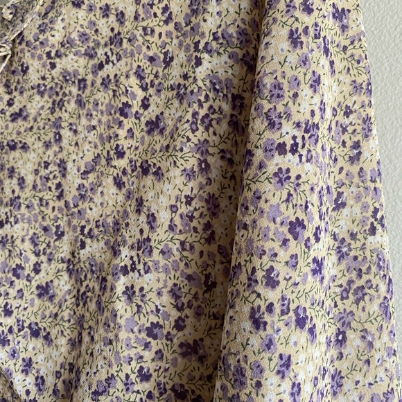 She + Sky DRESS. Brand She and Sky. Size medium. Lavender Floral print. - Picture 12 of 12